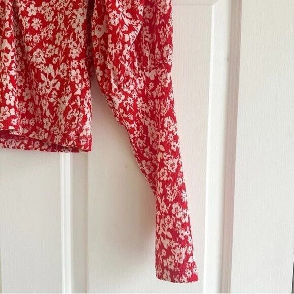NEW Anthropologie Sweetheart Red White Floral Peasant Boho Top - Picture 4 of 4